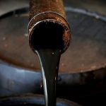 وزیر نفت اعلام کرد: هر کد ملی ۱۵ لیتر بنزین